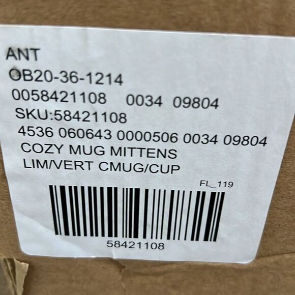 Anthropologie NIB Sweater Weather A Hug in a Mug Mittens Mug Stoneware Cup 16oz - Picture 10 of 10